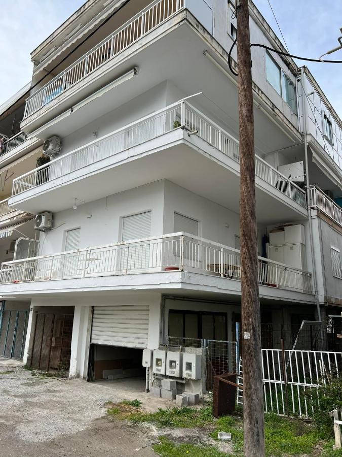 Sunny Peraia Apartment Екстериор снимка