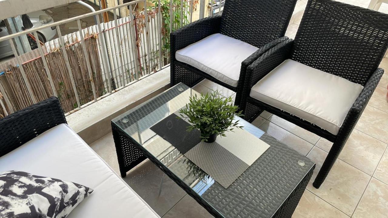 Sunny Peraia Apartment Екстериор снимка