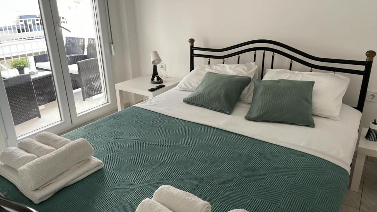 Sunny Peraia Apartment Екстериор снимка